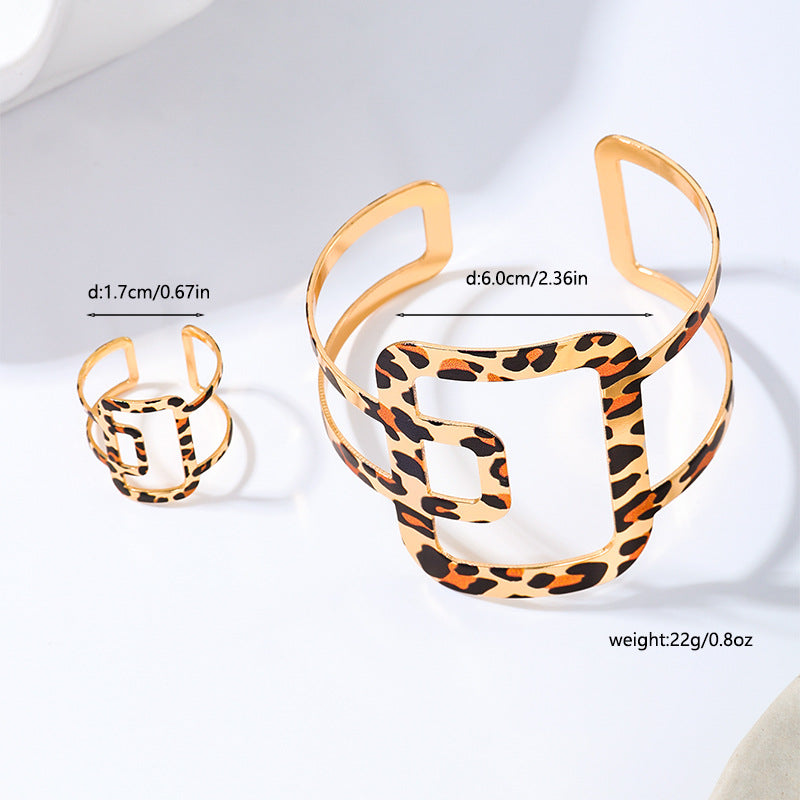 Livia™ | Bracciale e anello artigianali con stampa animalier audace